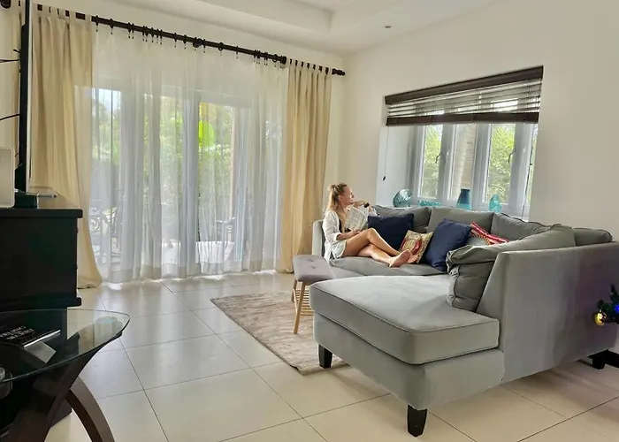 Villa Caribbean Bliss 4-br Steps Form The Sea *
