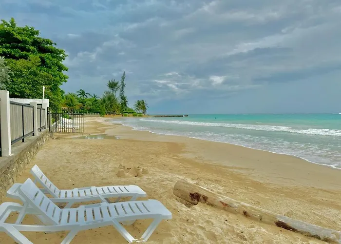 Caribbean Bliss 4-br Steps Form The Sea Ocho Ríos