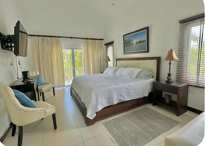 Caribbean Bliss 4-br Steps Form The Sea *